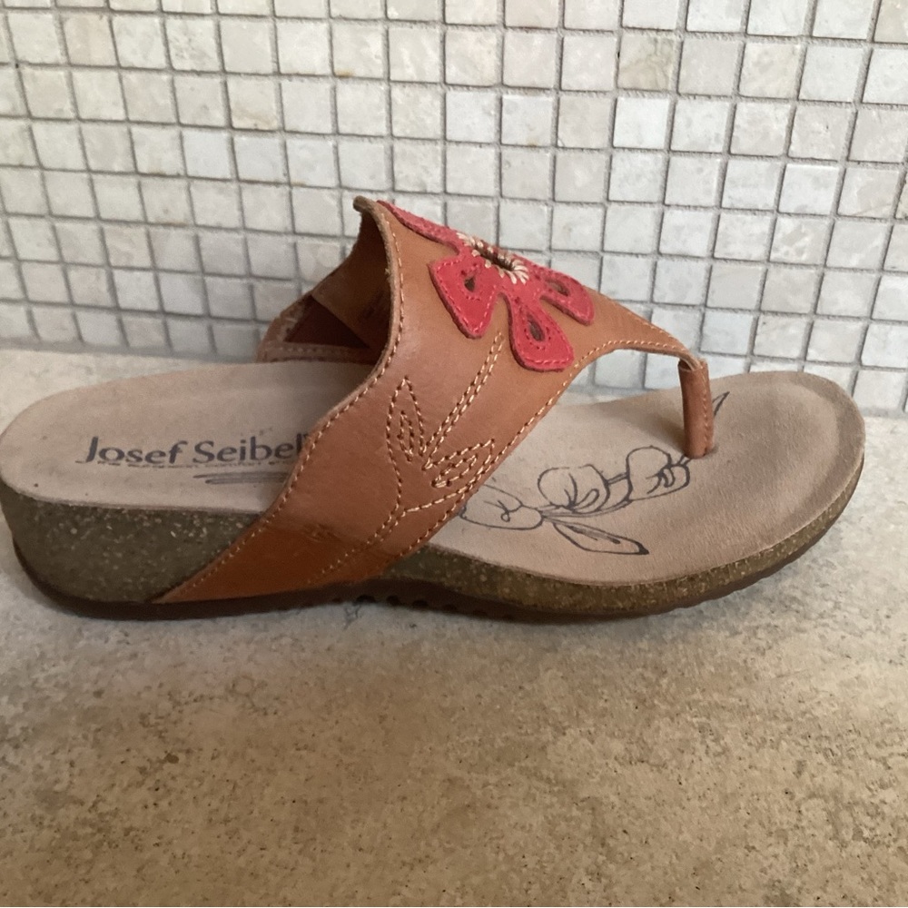 Josef Seibel Tan Sandal with Red Floral Cutout - Picture 4 of 8